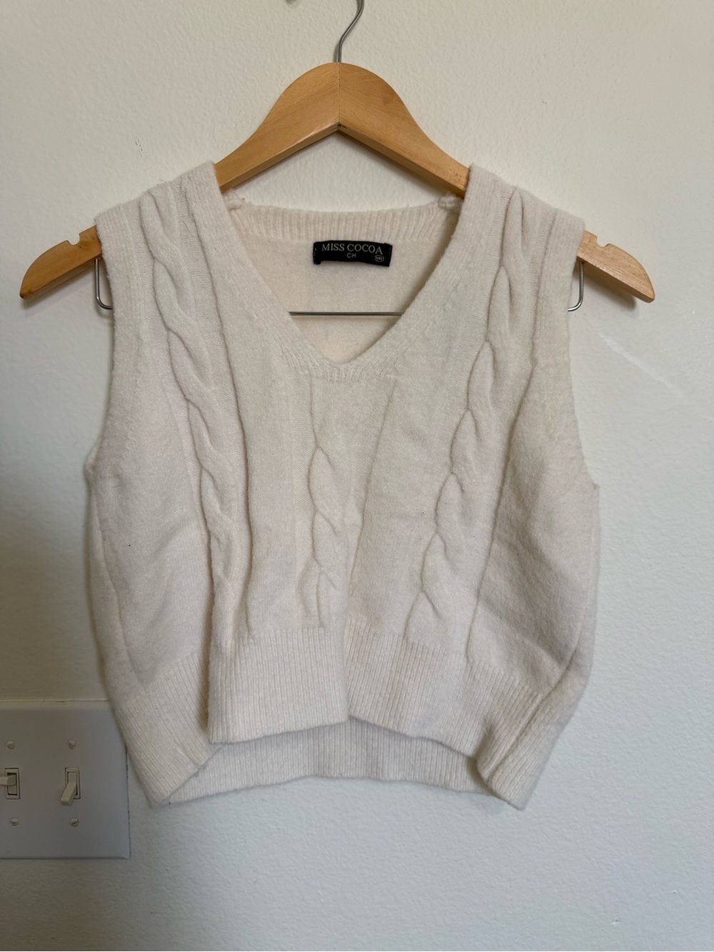 Miss Cocoa Cream Cable Knit V-Neck Sleeveless Sweater Vest